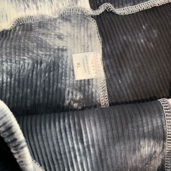 𝅺TWO Piece Tie Dyed Outfit - Picture 4 of 8